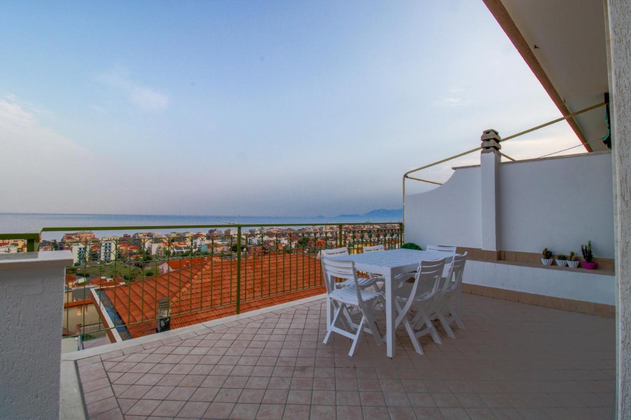 La Terrazza - By Ligooria Apartment Pietra Ligure Bagian luar foto